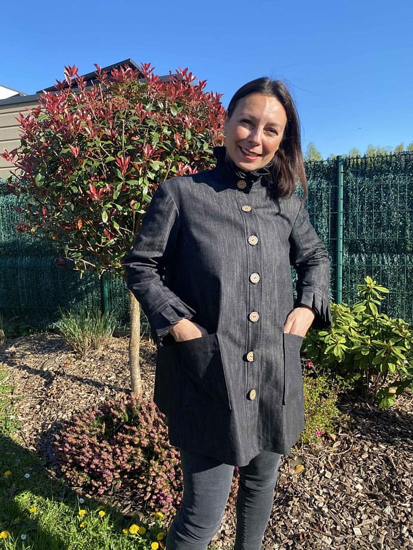 Veste en denim brodé